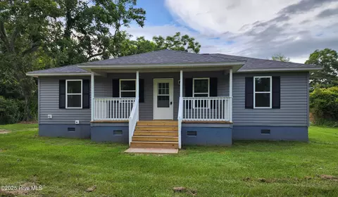 711 Smith Ln, Bolton, NC 28423