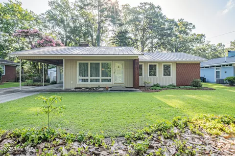1612 Beaumont Dr, Greenville, NC 27858