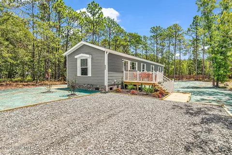 643 Oakwood Dr SW, Supply, NC 28462