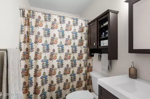 Bath - 1815 Paulette Rd, Morehead City, NC 28557 photo 1 of 4