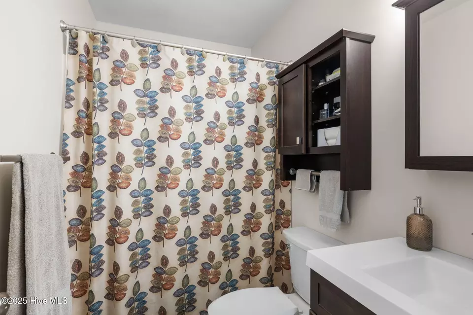 Bath - 1815 Paulette Rd, Morehead City, NC 28557 photo 1 of 4