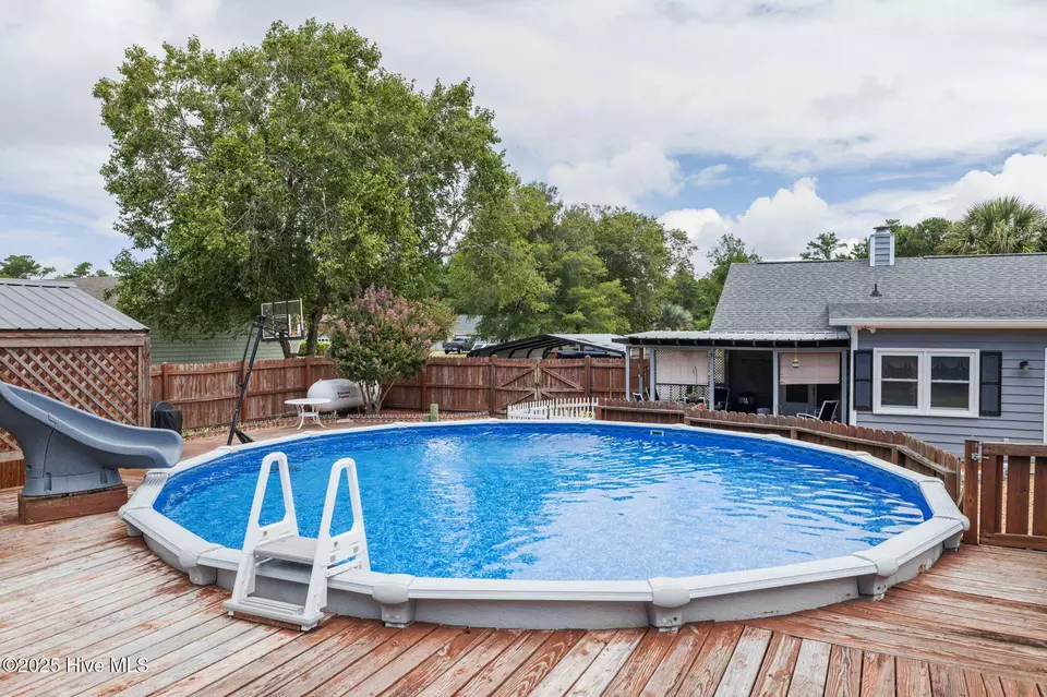 Exterior - 1815 Paulette Rd, Morehead City, NC 28557 photo 5 of 8