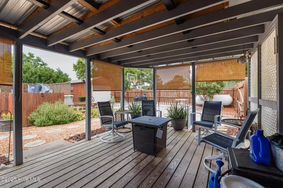 Exterior - 1815 Paulette Rd, Morehead City, NC 28557 photo 2 of 8