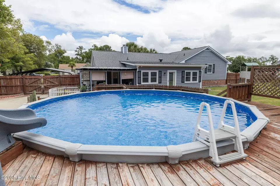 Exterior - 1815 Paulette Rd, Morehead City, NC 28557 photo 6 of 8