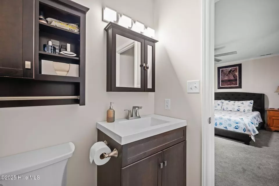 Bath - 1815 Paulette Rd, Morehead City, NC 28557 photo 2 of 4