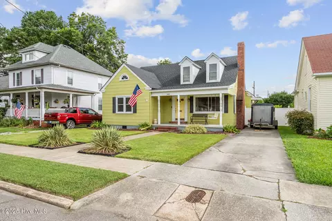 808 Cedar St, Elizabeth City, NC 27909