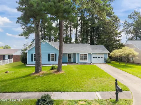 1020 Foscue Dr, Jacksonville, NC 28540