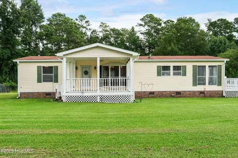 124 Hunter Ct, Rocky Point, NC 28457