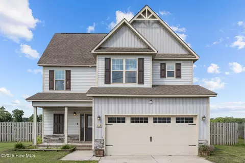 113 Woodwater Dr, Richlands, NC 28574