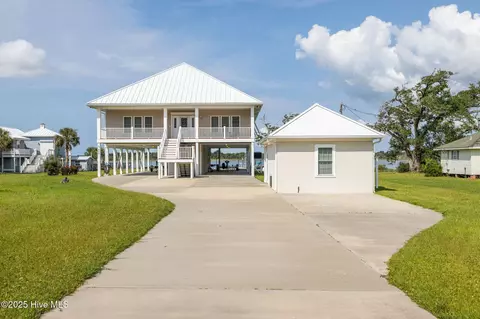 429 Live Oak Rd, Newport, NC 28570