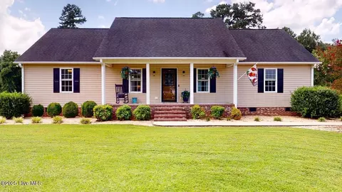112 Twelve Oak Dr, Wallace, NC 28466