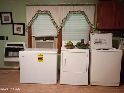 157 E Goodman Rd, Fair Bluff, NC 28439 photo 8