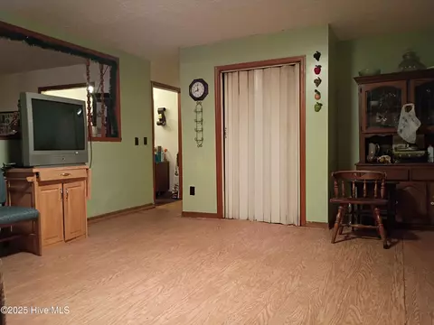 157 E Goodman Rd, Fair Bluff, NC 28439 photo 6