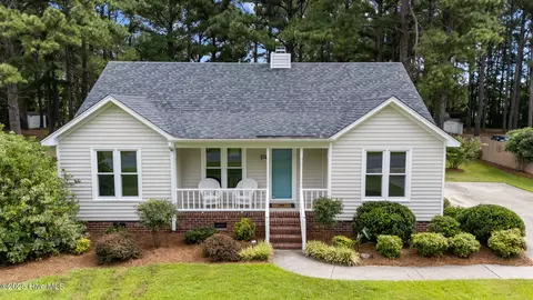 674 Fox Chase Ln, Winterville, NC 28590