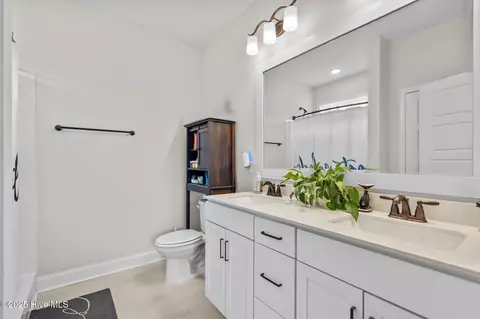Bath - 3990 Eclipse Ave, Leland, NC 28451 photo 1 of 1
