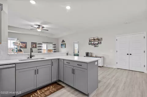 Kitchen - 3990 Eclipse Ave, Leland, NC 28451 photo 4 of 4
