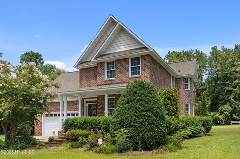 2306 Crooked Creek Rd, Greenville, NC 27858