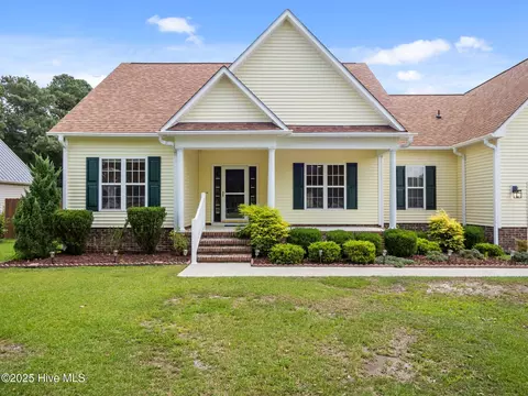 312 Bobbys Dr, Newport, NC 28570