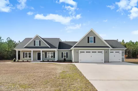 110 Rae Dr, Pikeville, NC 27863