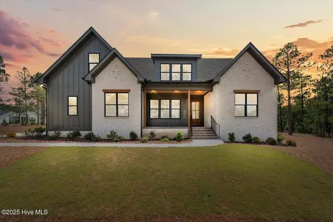 175 Sugar Sand Ln, West End, NC 27376