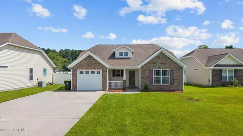 103 Falcon Landing Ct, New Bern, NC 28560
