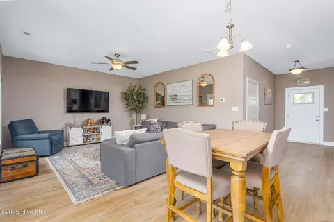 Dining - 207 Baker Rd, Hubert, NC 28539 photo 1 of 1