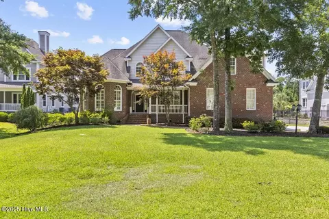 209 Bayside Dr, Cape Carteret, NC 28584