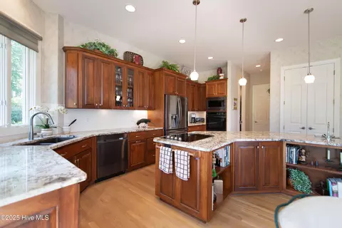 Kitchen - 18 Glenbarr Ct, Pinehurst, NC 28374 photo 5 of 6
