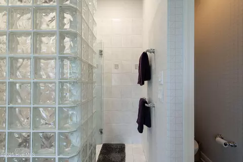 Bath - 18 Glenbarr Ct, Pinehurst, NC 28374 photo 5 of 7