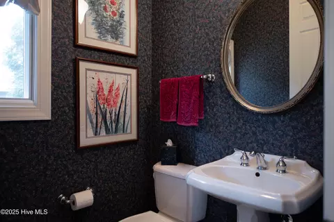 Bath - 18 Glenbarr Ct, Pinehurst, NC 28374 photo 1 of 7