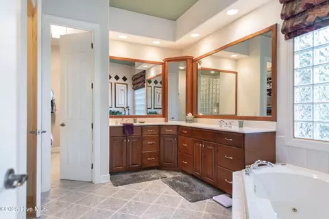 Bath - 18 Glenbarr Ct, Pinehurst, NC 28374 photo 4 of 7