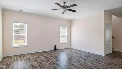 Living - 725 W Baltimore Ave, Pinebluff, NC 28373 photo 2 of 5