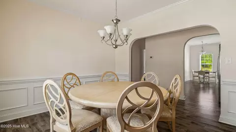 Dining - 725 W Baltimore Ave, Pinebluff, NC 28373 photo 2 of 5