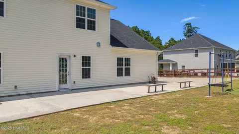 Exterior - 725 W Baltimore Ave, Pinebluff, NC 28373 photo 4 of 7
