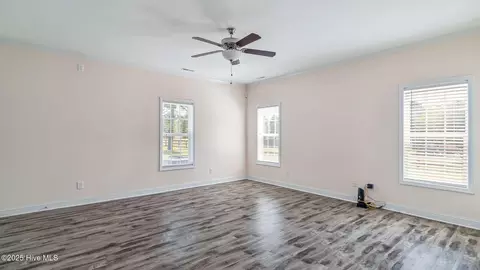 Living - 725 W Baltimore Ave, Pinebluff, NC 28373 photo 3 of 5