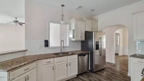 Kitchen - 725 W Baltimore Ave, Pinebluff, NC 28373 photo 2 of 5