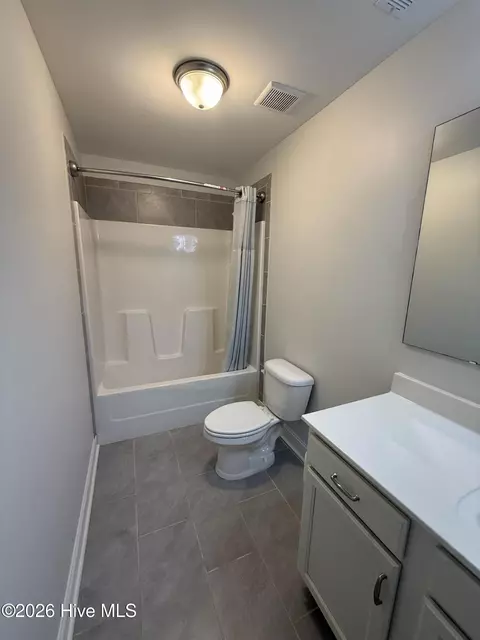 Bath - 725 W Baltimore Ave, Pinebluff, NC 28373 photo 6 of 7