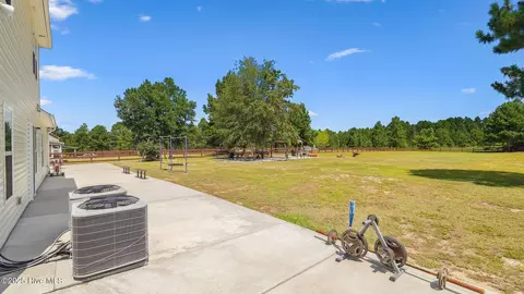 Exterior - 725 W Baltimore Ave, Pinebluff, NC 28373 photo 3 of 7