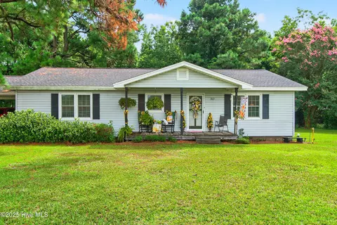 3665 Midway Dr, Whiteville, NC 28472