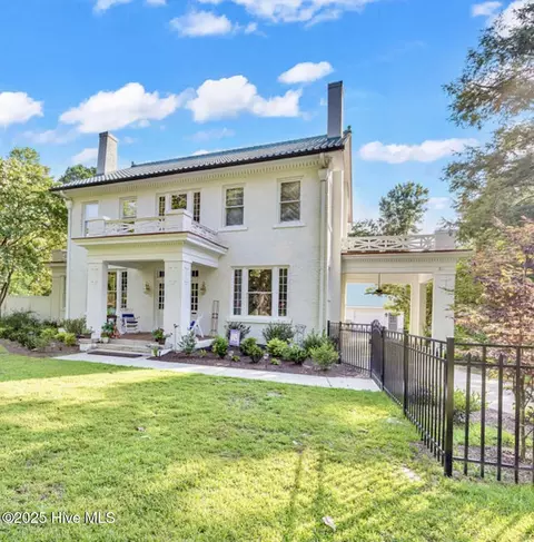 1527 Nash St NW, Wilson, NC 27893