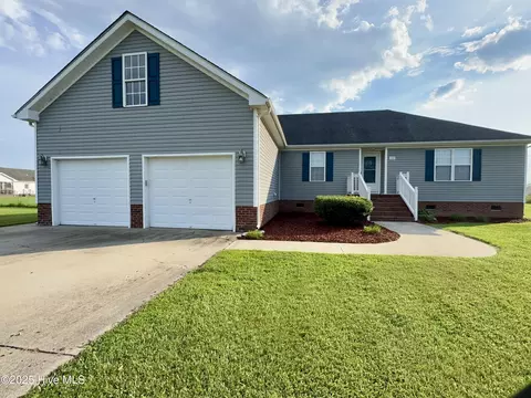 100 Martha Dr, Elizabeth City, NC 27909