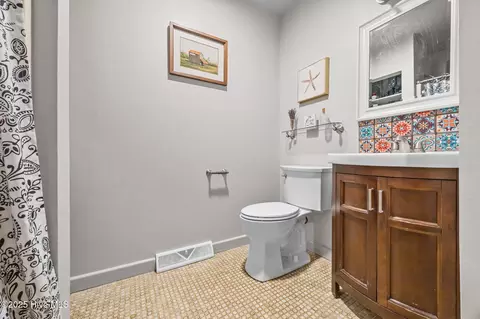 Bath - 115 Crystal Ct, Hampstead, NC 28443 photo 4 of 4