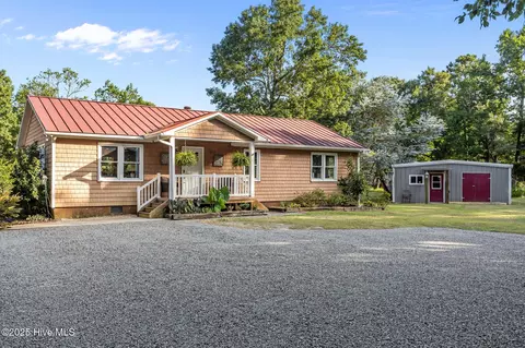 Exterior - 115 Crystal Ct, Hampstead, NC 28443 photo 2 of 17