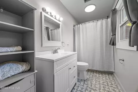 Bath - 115 Crystal Ct, Hampstead, NC 28443 photo 1 of 4