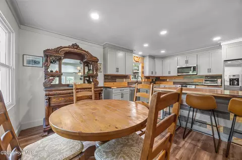 Dining - 115 Crystal Ct, Hampstead, NC 28443 photo 3 of 3