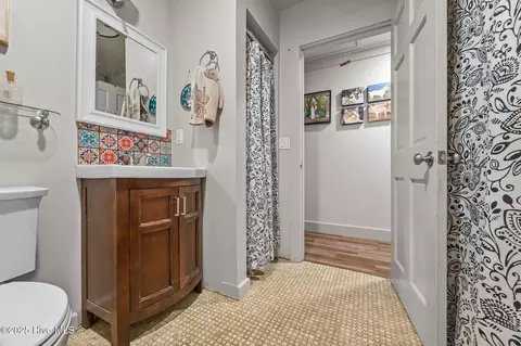Bath - 115 Crystal Ct, Hampstead, NC 28443 photo 3 of 4