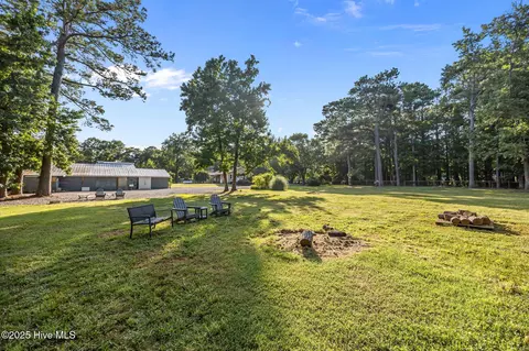 Exterior - 115 Crystal Ct, Hampstead, NC 28443 photo 7 of 17