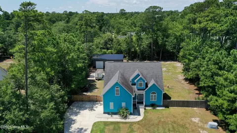 128 Headwaters Dr, Hampstead, NC 28443