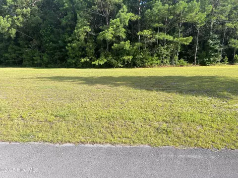 105 Ellery St, Newport, NC 28570