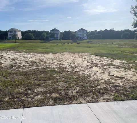 839 Cannonsgate Dr, Newport, NC 28570